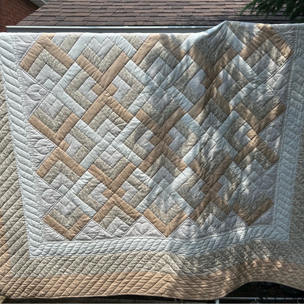 Homemade patchwork hand stitched quilt, queen (82”x112”)